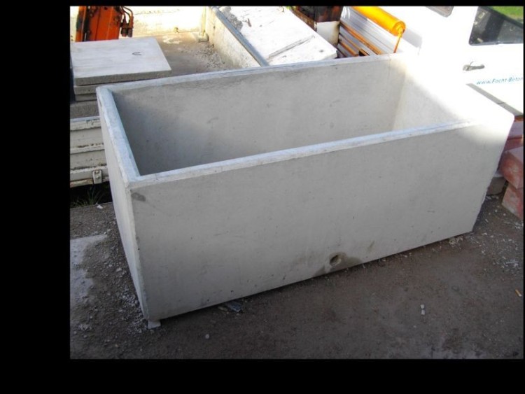 Pflanzgefäße Sichtbeton schalungsglatt